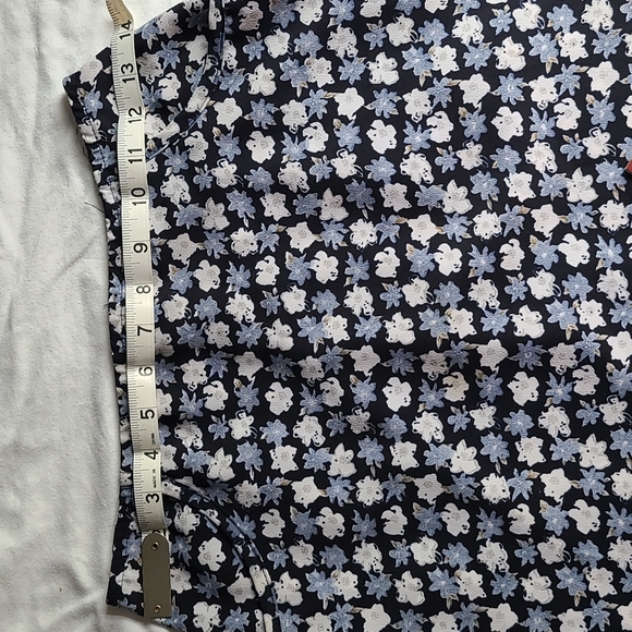 2/$25 Blue and white floral skirt with pockets - Picture 4 of 5